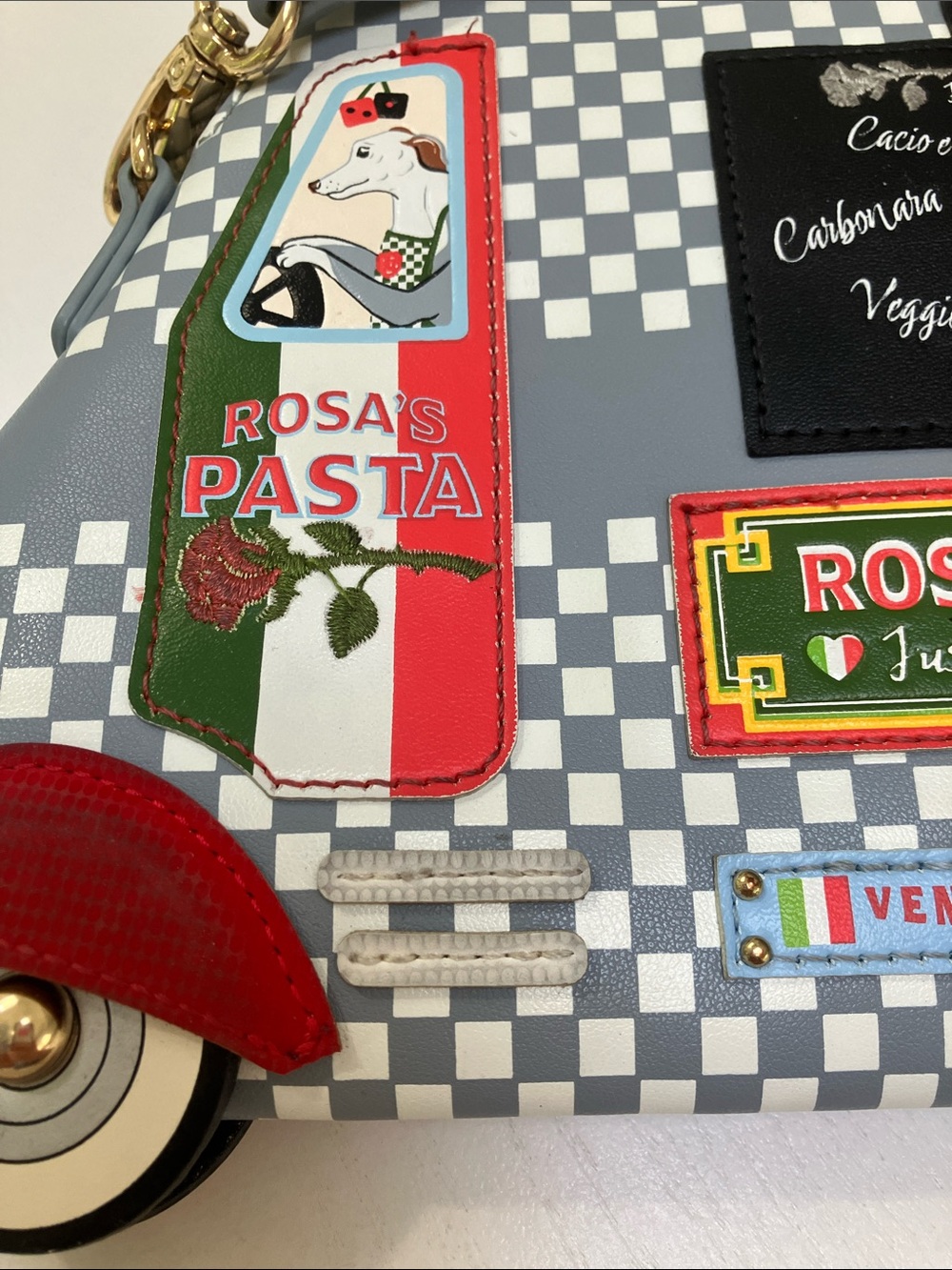 VENDULA!! “Rosa's Pasta Truck" Grey Crossbody Bag - Picture 6 of 10